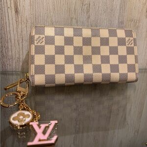 Louis Vuitton Damier Azur Wallet - Cream and Gray